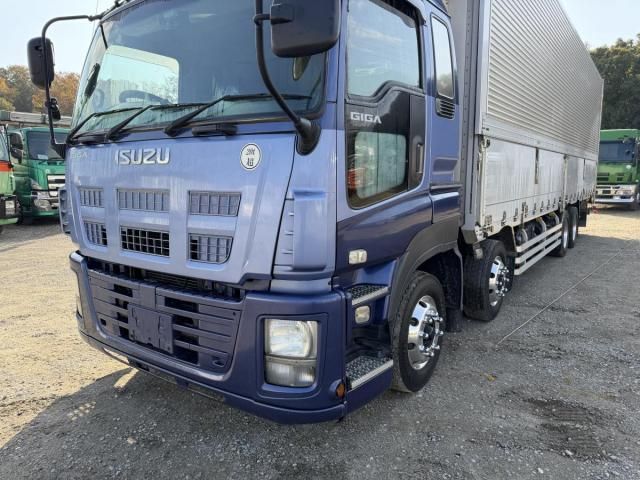 ISUZU GIGA 2014