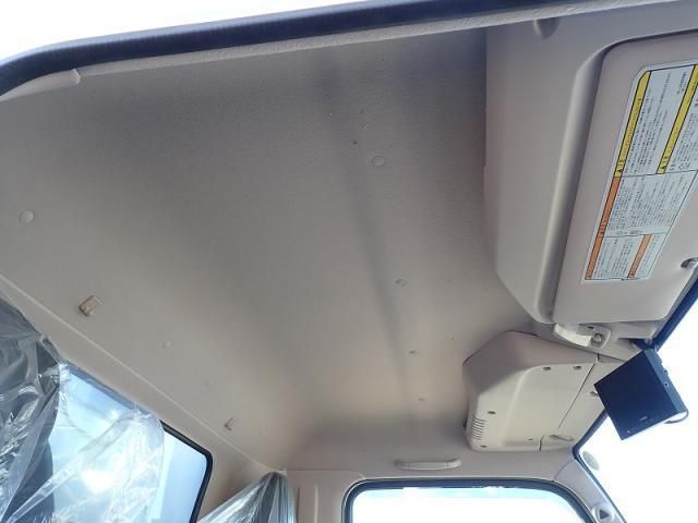 MITSUBISHI CANTER 2025