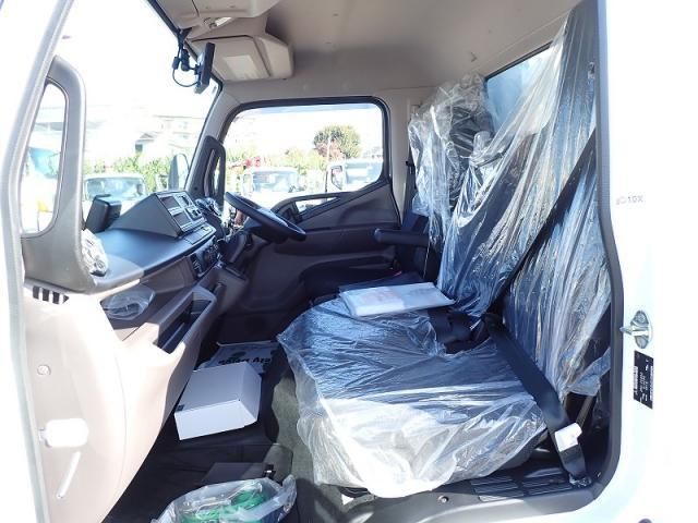 MITSUBISHI CANTER 2025