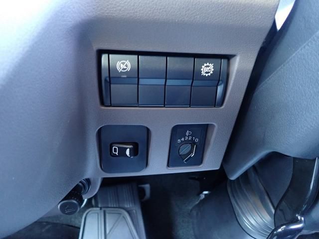 MITSUBISHI CANTER 2025