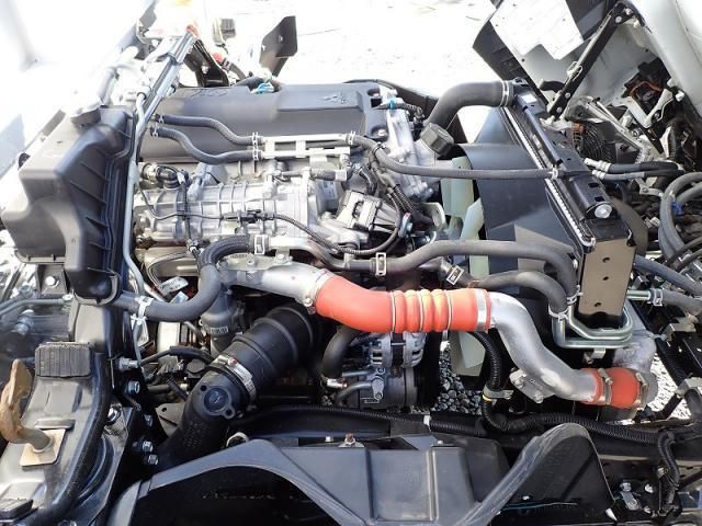 MITSUBISHI CANTER 2025