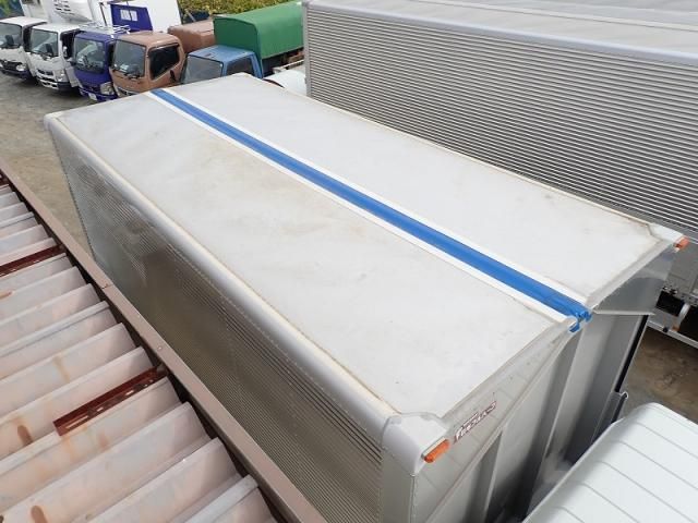 MITSUBISHI CANTER 2025