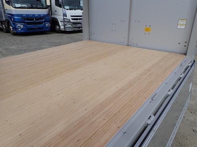 MITSUBISHI CANTER 2025