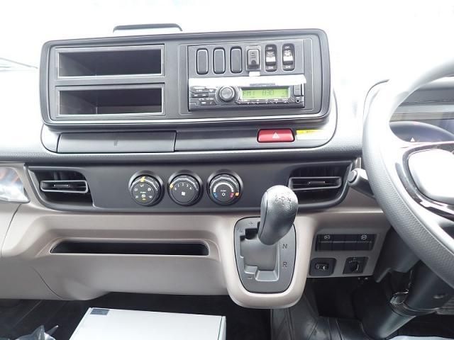 MITSUBISHI CANTER 2025