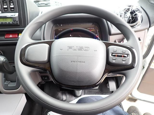 MITSUBISHI CANTER 2025