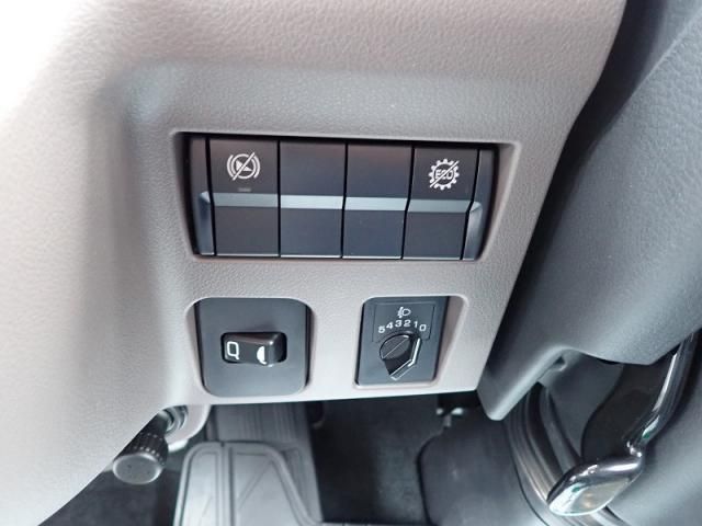 MITSUBISHI CANTER 2025