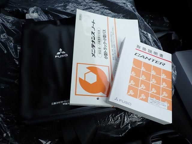 MITSUBISHI CANTER 2025