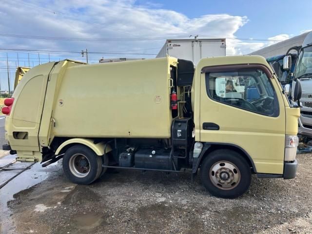 MITSUBISHI CANTER 2014
