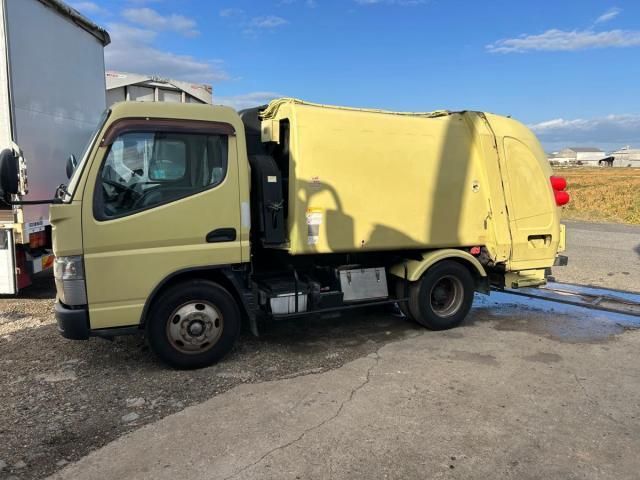 MITSUBISHI CANTER 2014