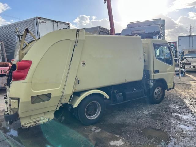 MITSUBISHI CANTER 2014