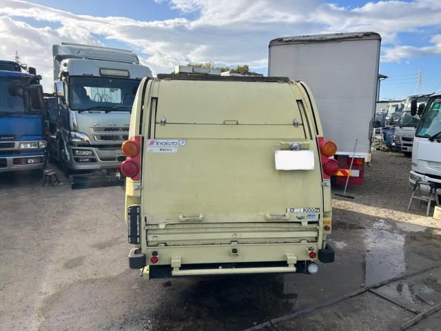 MITSUBISHI CANTER 2014