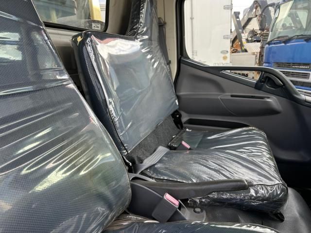 MITSUBISHI CANTER 2014