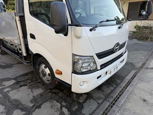 HINO DUTRO 2017