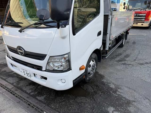 HINO DUTRO 2017
