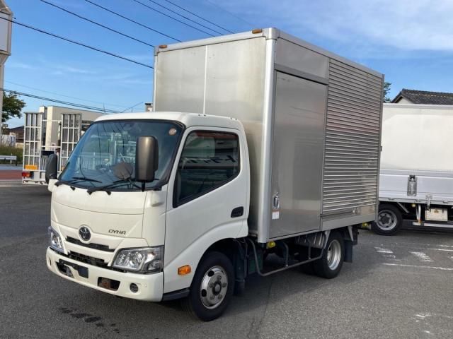 TOYOTA DYNA 2020
