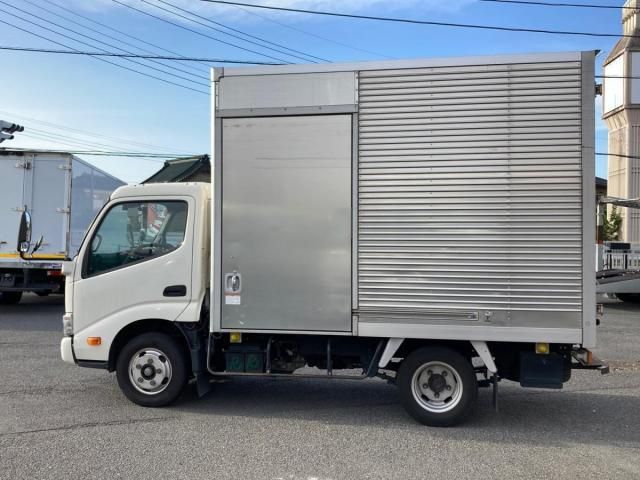 TOYOTA DYNA 2020