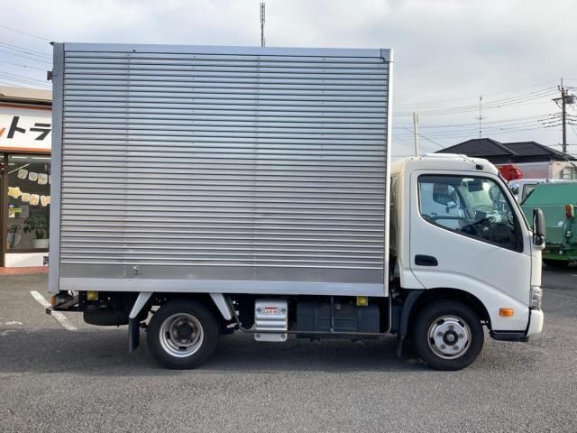 TOYOTA DYNA 2020