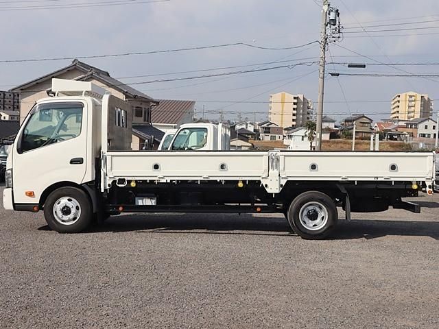 TOYOTA DYNA 2022