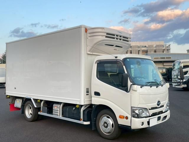 HINO DUTRO 2024