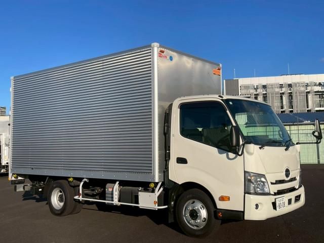 HINO DUTRO 2024