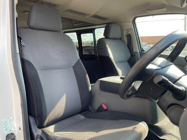 NISSAN NV350 CARAVAN 2014