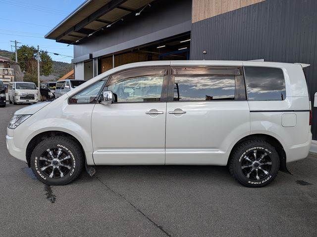MITSUBISHI DELICA D:5 4WD 2014