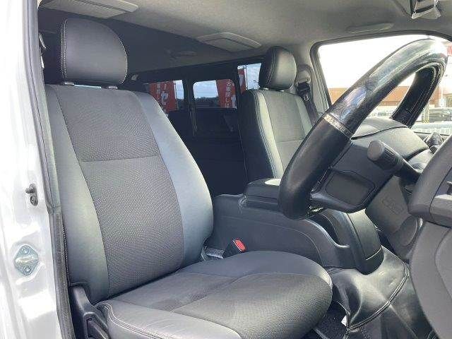 TOYOTA HIACE van 4WD 2018