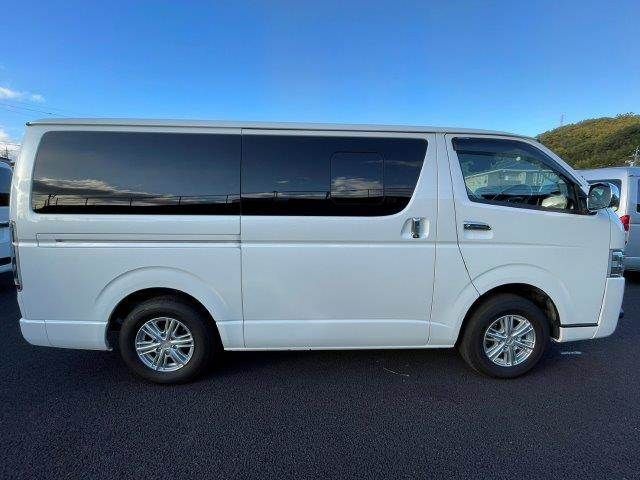 TOYOTA HIACE van 4WD 2018