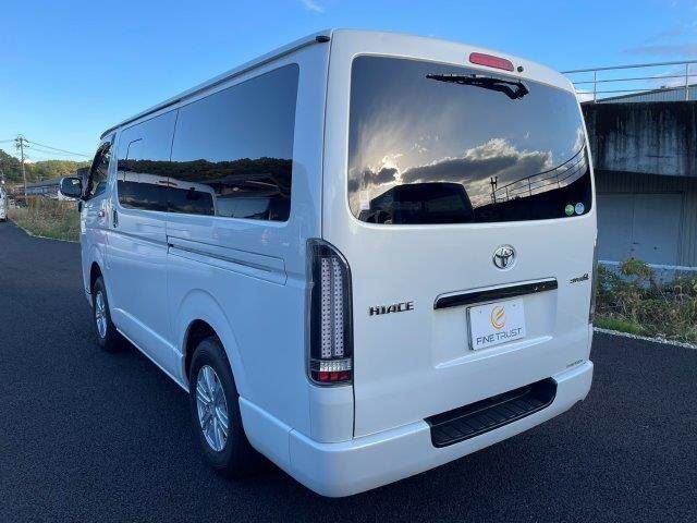 TOYOTA HIACE van 4WD 2018