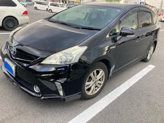 TOYOTA PRIUS Alpha 2012