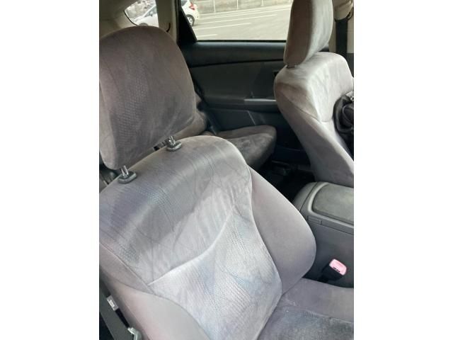 TOYOTA PRIUS Alpha 2012