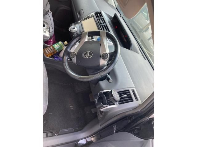 TOYOTA PRIUS Alpha 2012