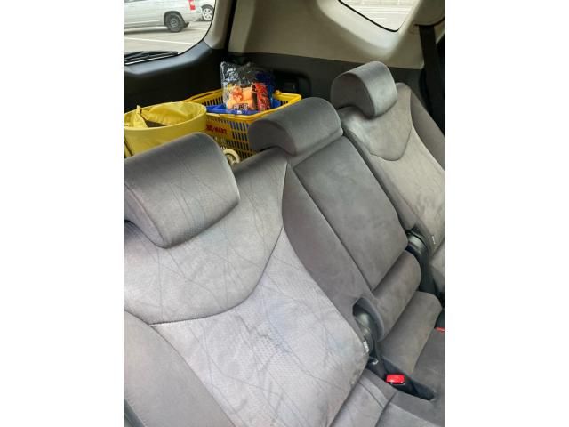 TOYOTA PRIUS Alpha 2012