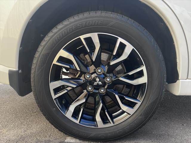 MITSUBISHI OUTLANDER PHEV 2015