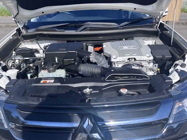 MITSUBISHI OUTLANDER PHEV 2015