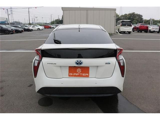 TOYOTA PRIUS 2016