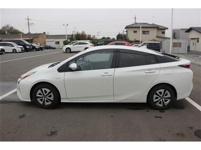TOYOTA PRIUS 2016