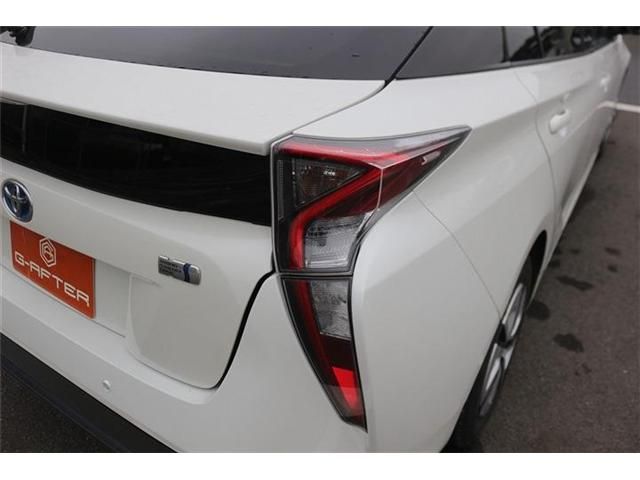 TOYOTA PRIUS 2016