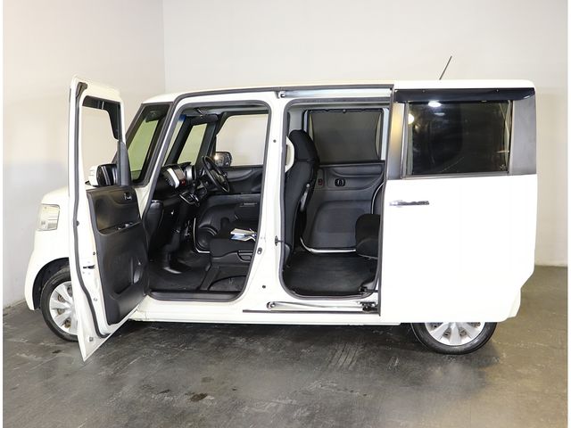 HONDA N BOX 2015