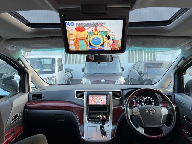 TOYOTA VELLFIRE 2009