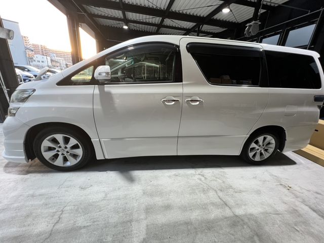 TOYOTA VELLFIRE 2009