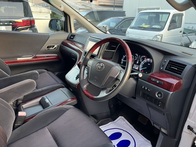 TOYOTA VELLFIRE 2009