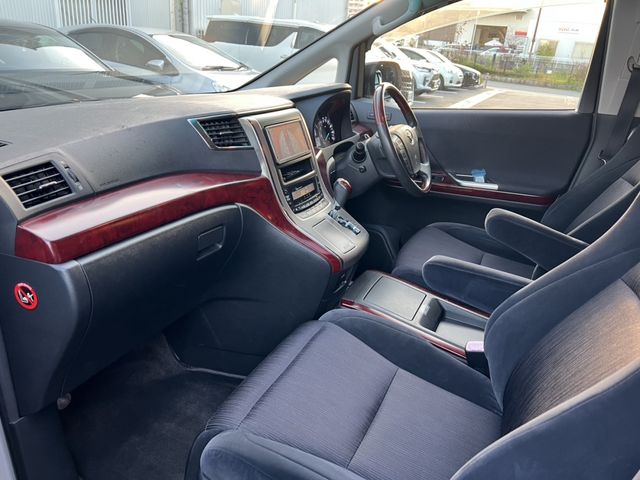 TOYOTA VELLFIRE 2009