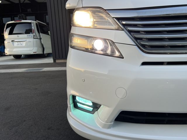 TOYOTA VELLFIRE 2009