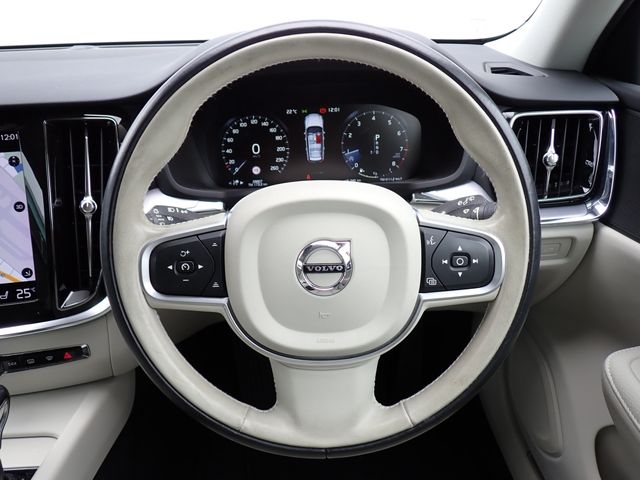 VOLVO VOLVO V60 2018