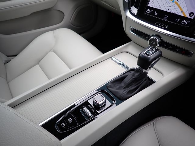 VOLVO VOLVO V60 2018