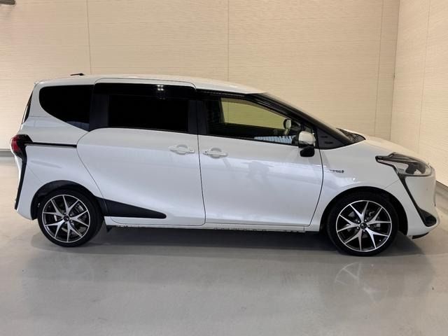 TOYOTA SIENTA HYBRID 2020
