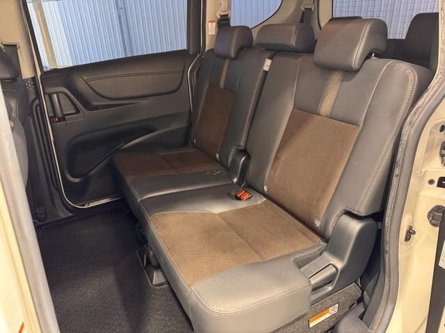 TOYOTA SIENTA HYBRID 2020