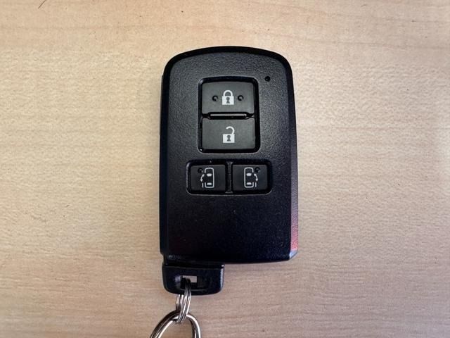 TOYOTA SIENTA HYBRID 2020