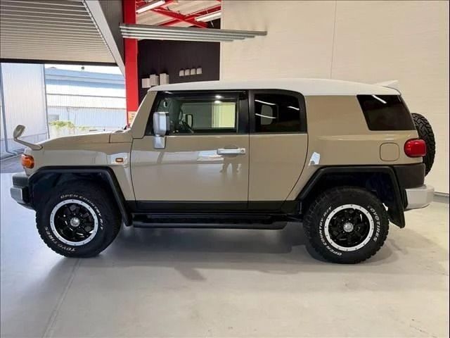 TOYOTA FJ CRUISER 4WD 2013